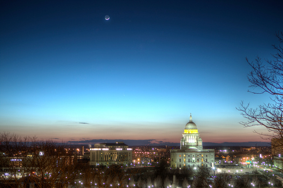Comet above Statehouse